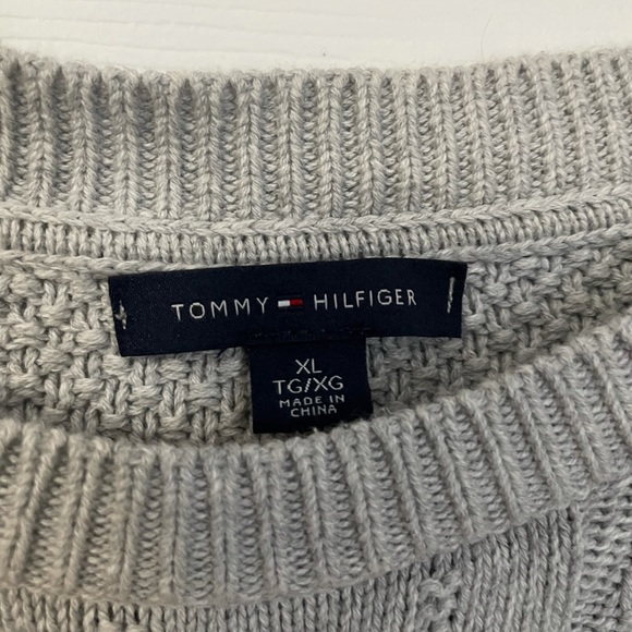 Tommy Hilfiger grey knit sweater - Picture 2 of 3